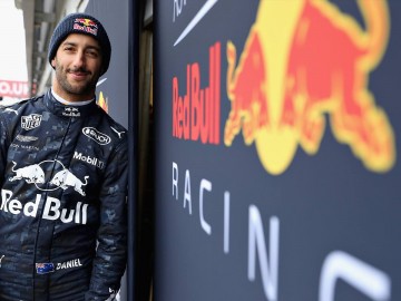 Daniel Ricciardo rozbił nowy bolid Red Bull RB14